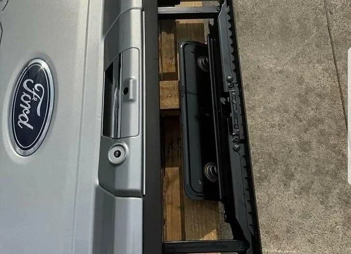 2023-2024 Ford F-250/F-350 OEM Tailgate with Camera and Step for Sale - Image 4