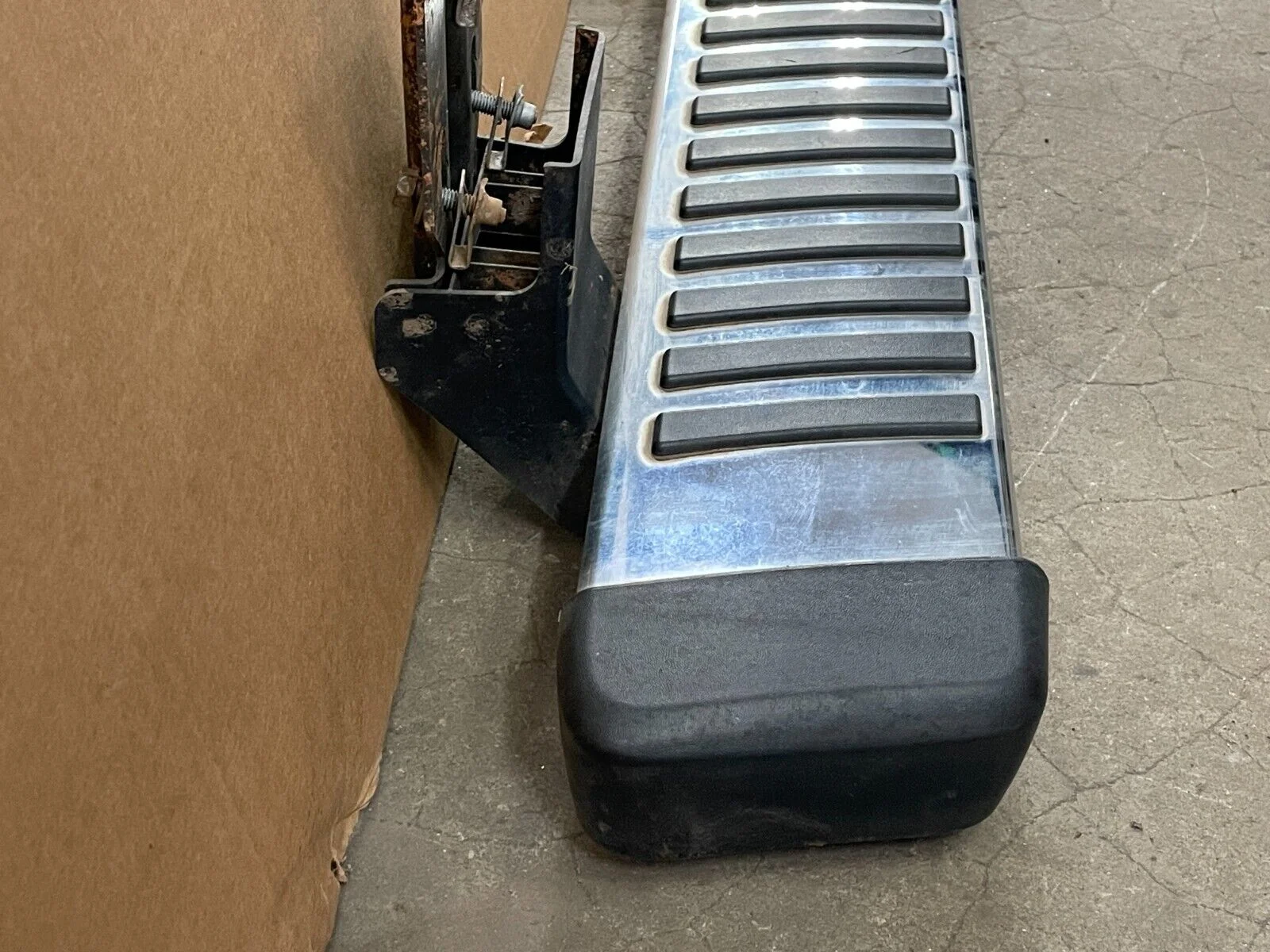 2012-2016 Ford F250 Right Passenger Side Step Running Board Chrome 1518 OEM - Image 4