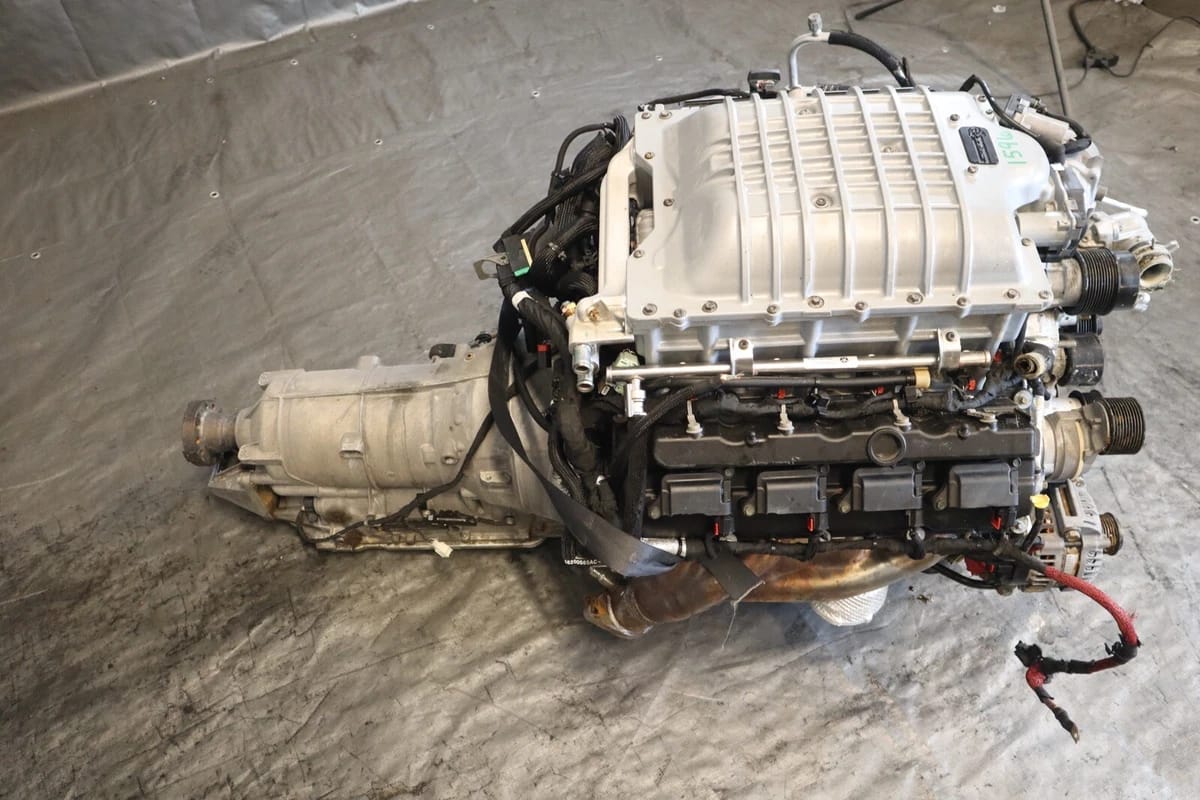 HELLCAT REDEYE 6.2L SUPERCHARGED ENGINE WITH 8HP90 AUTO TRANSMISSION