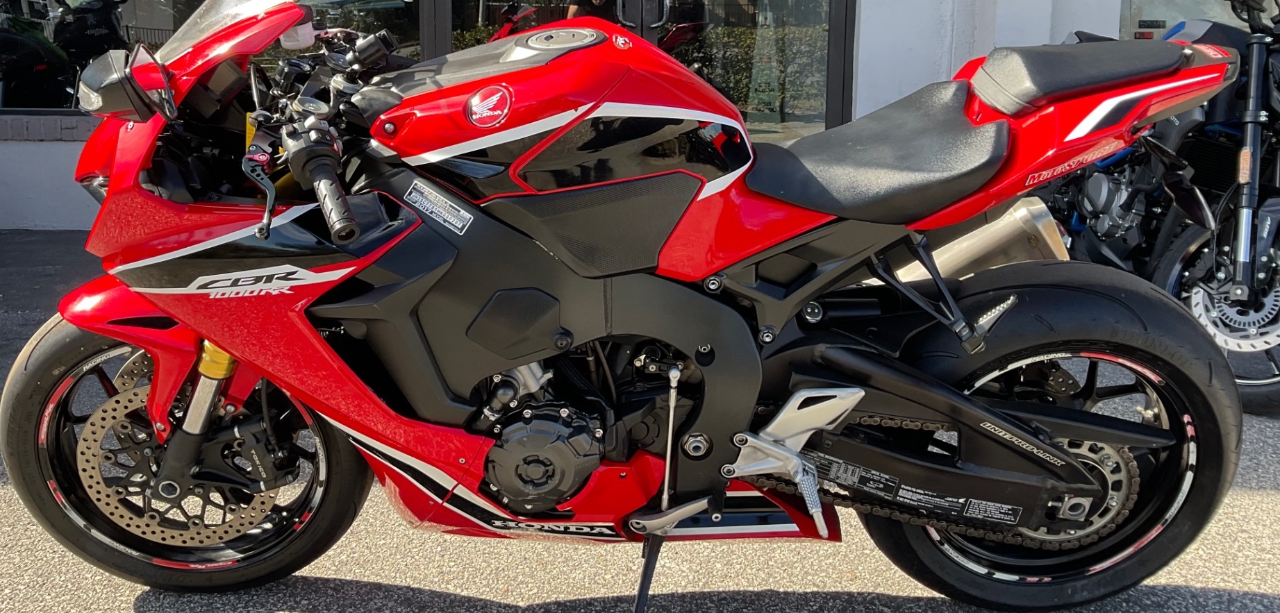 2017 HONDA CBR1000RR - Image 2